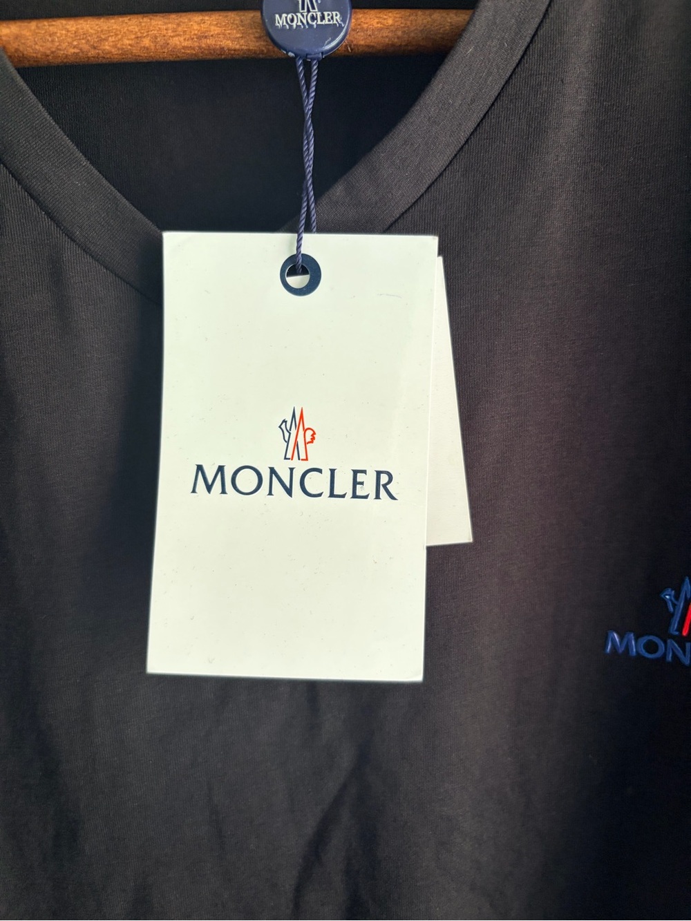 Moncler Black V-Neck Embroidered Logo T-Shirt Size L - Picture 6 of 9